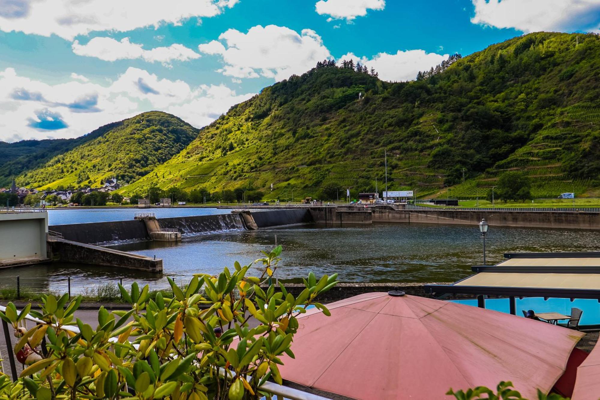 Exklusive Moselidylle: Fewo Mit Traumhaftem Staustufenblick, Netflix, Terrasse Neef Dış mekan fotoğraf
