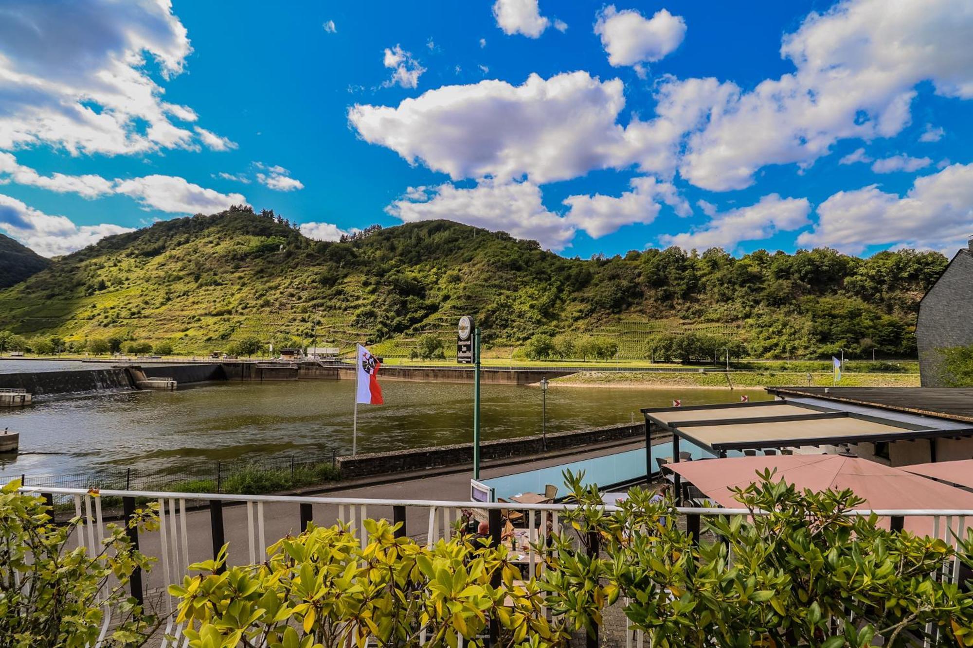 Exklusive Moselidylle: Fewo Mit Traumhaftem Staustufenblick, Netflix, Terrasse Neef Dış mekan fotoğraf